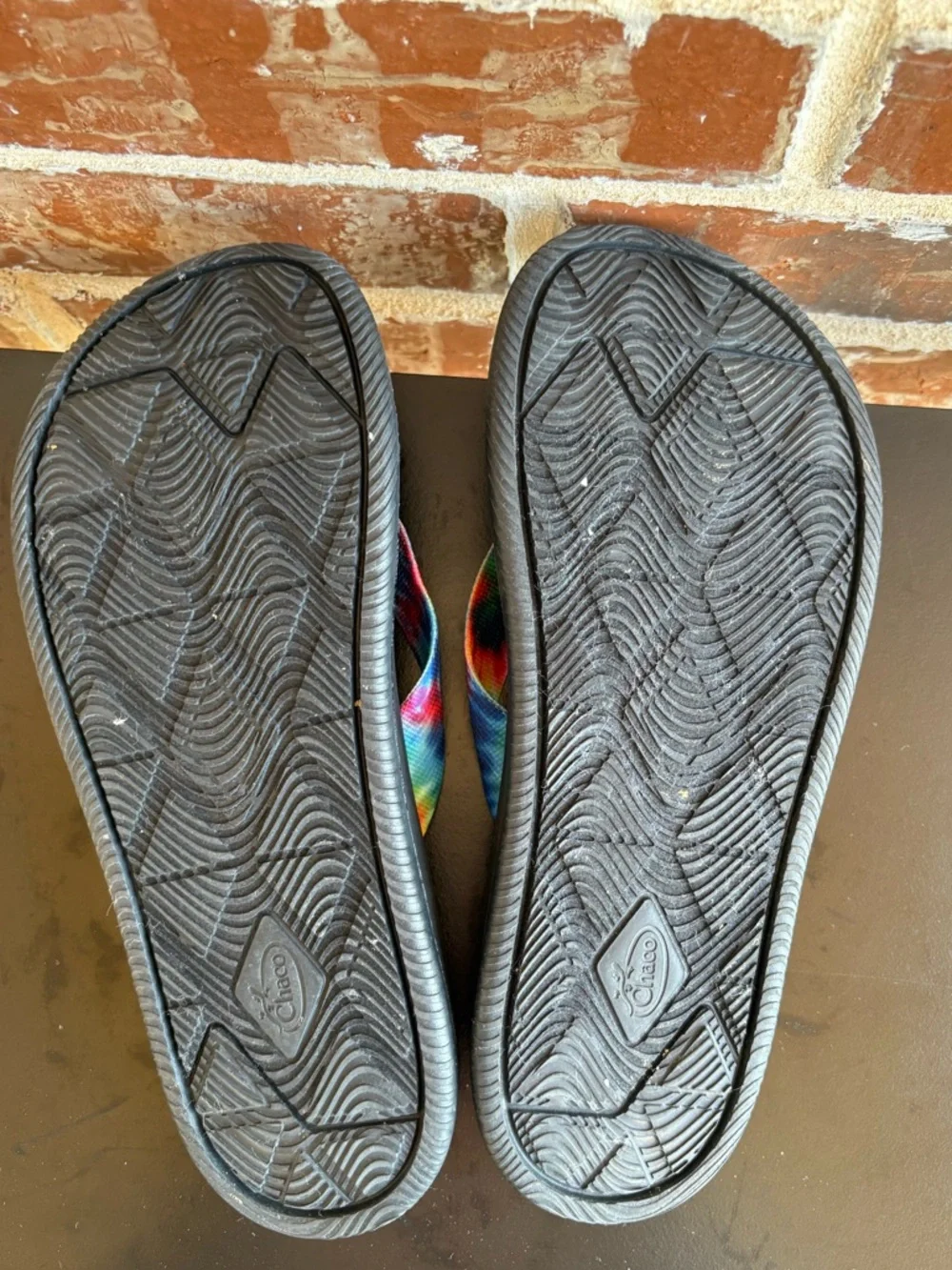 Chacos Chillos Rainbow Tie Dye Toe Thong Flip Flops Sandals Size 8